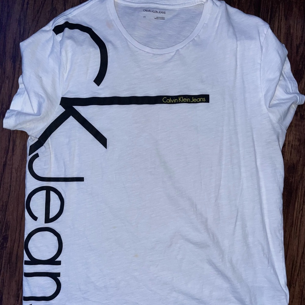 White Tshirt